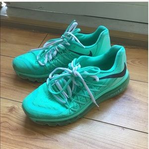 MINT GREEN NIEK AIR MAX